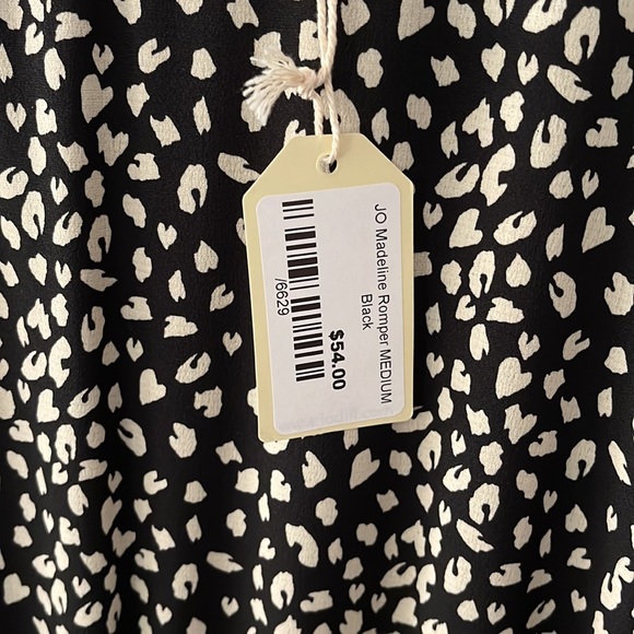 Romper with shorts - Picture 6 of 6